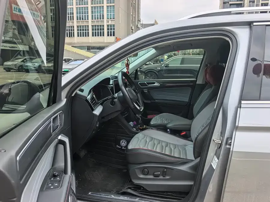Volkswagen Tiguan L New Energy Tiguan L New Energy 2022 430PHEV Plug-in Hybrid Flagship Edition 2022 — миниатюра 2