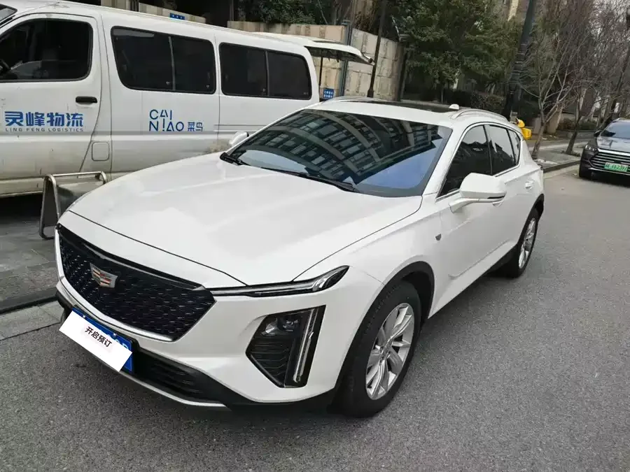 Cadillac GT4 2023 25T Fashion Edition 2025 — миниатюра 2