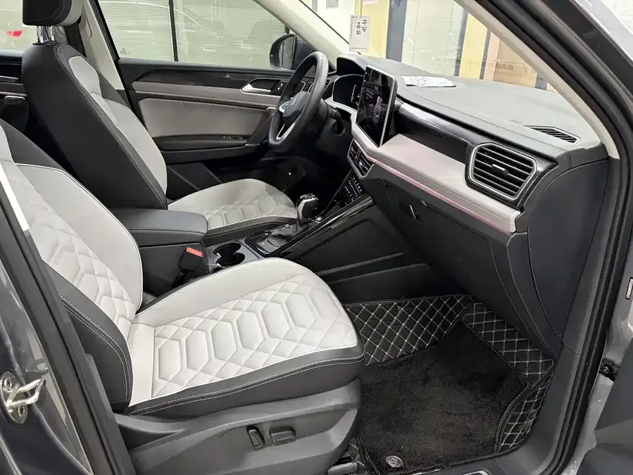Volkswagen Tayron Tanyue 2023 330TSI 2WD Luxury Plus Advanced Edition 2023 — миниатюра 4