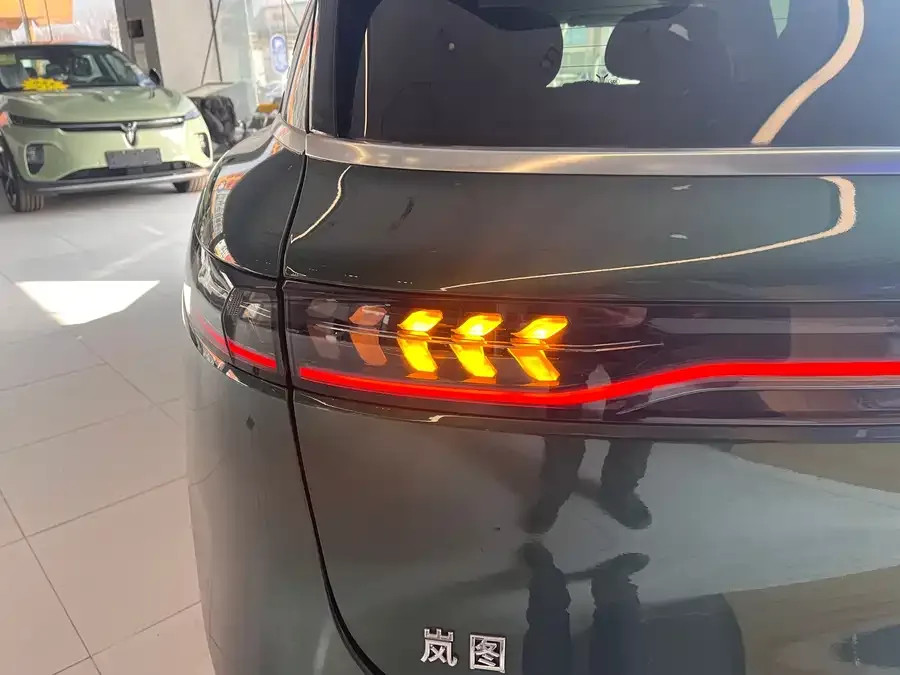 Voyah Lantu FREE Lantu FREE 2024 ultra-long battery life smart driving version 2024 — миниатюра 4