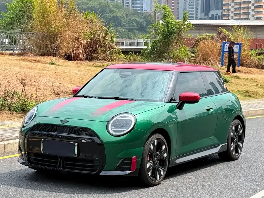 MINI electric JCW MINI JCW 2025 ELECTRIC JOHN COOPER WORKS 2025 — фото 1, купить с доставкой в Москву