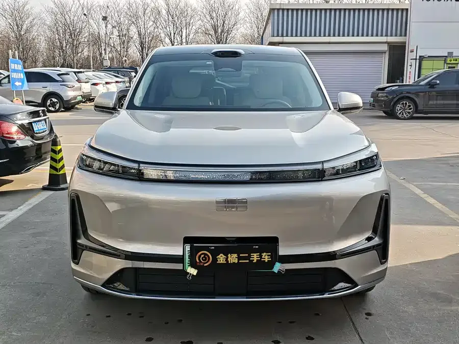 Geely Galaxy M9 Galaxy M9 2025 210km/h AWD Navigator Edition 2026 — миниатюра 2