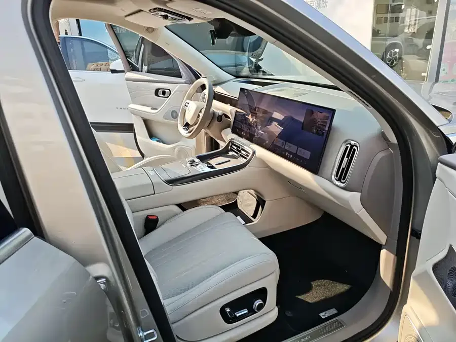 Geely Galaxy M9 Galaxy M9 2025 210km/h AWD Navigator Edition 2026 — миниатюра 4