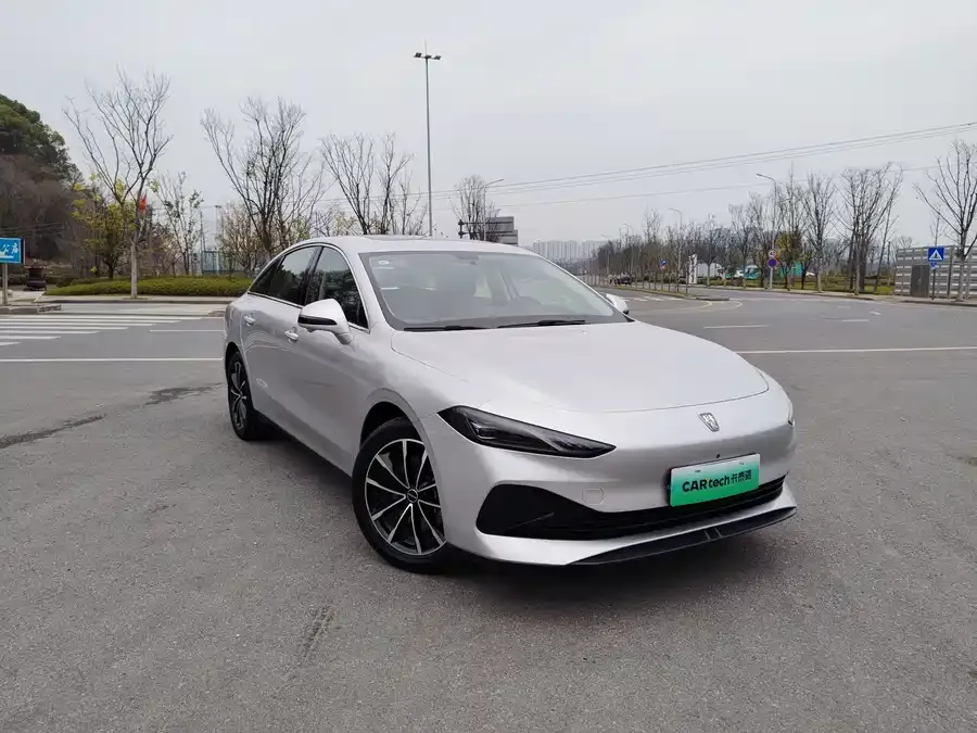 Roewe D7 Roewe D7 2025 DMH 125km World Champion Excellence Edition 2025 — миниатюра 3