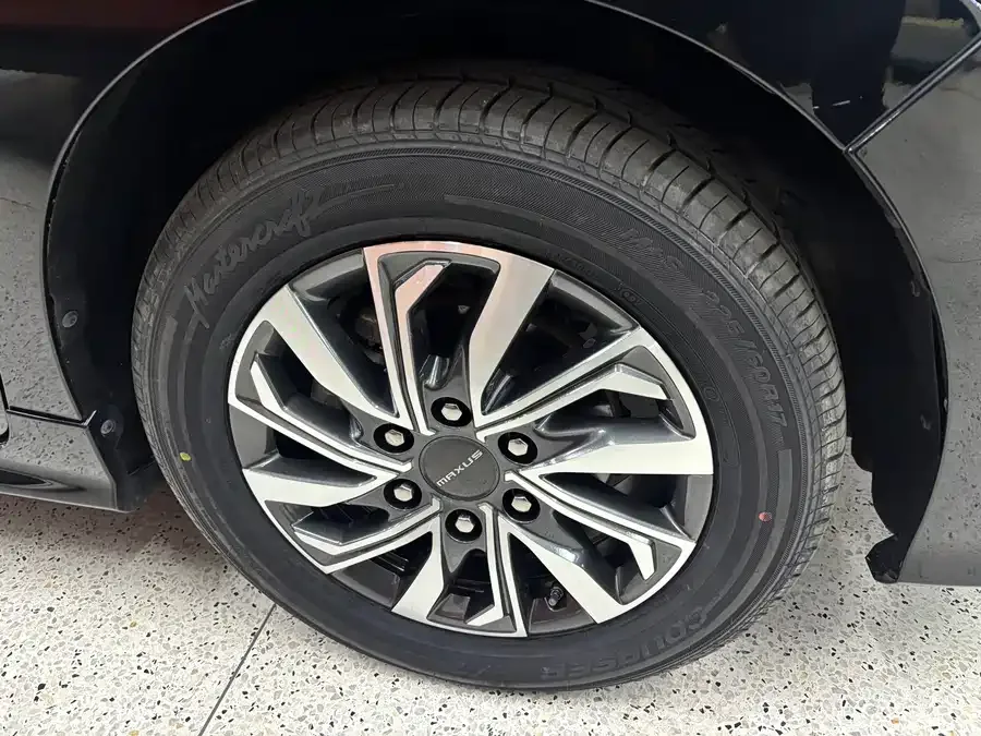 Maxus G20 2023 PLUS 2.0T Gasoline Automatic Executive Edition 2022 — миниатюра 4