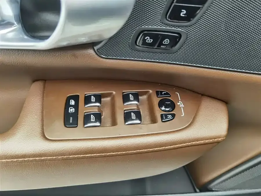 Volvo S90 plug-in hybrid 2024 plug-in hybrid four-wheel drive long-range Zhiyi luxury version 2023 — миниатюра 3
