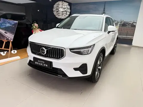 Volvo XC40 2025 buy in Moscow