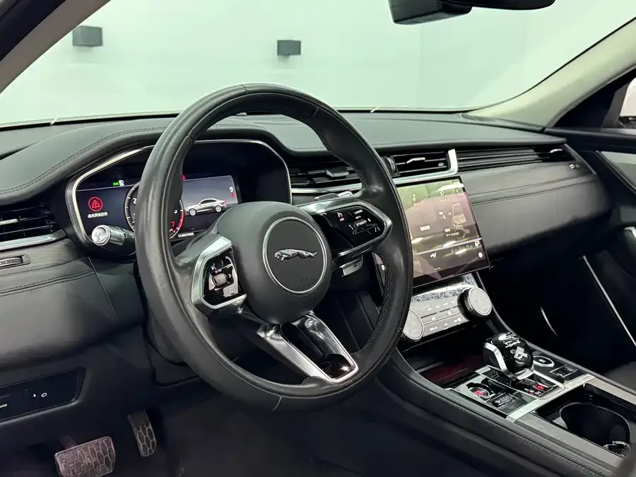 Jaguar XFL 2021 XFL 2.0T P200 2WD Elite Luxury Edition 2022 — миниатюра 3