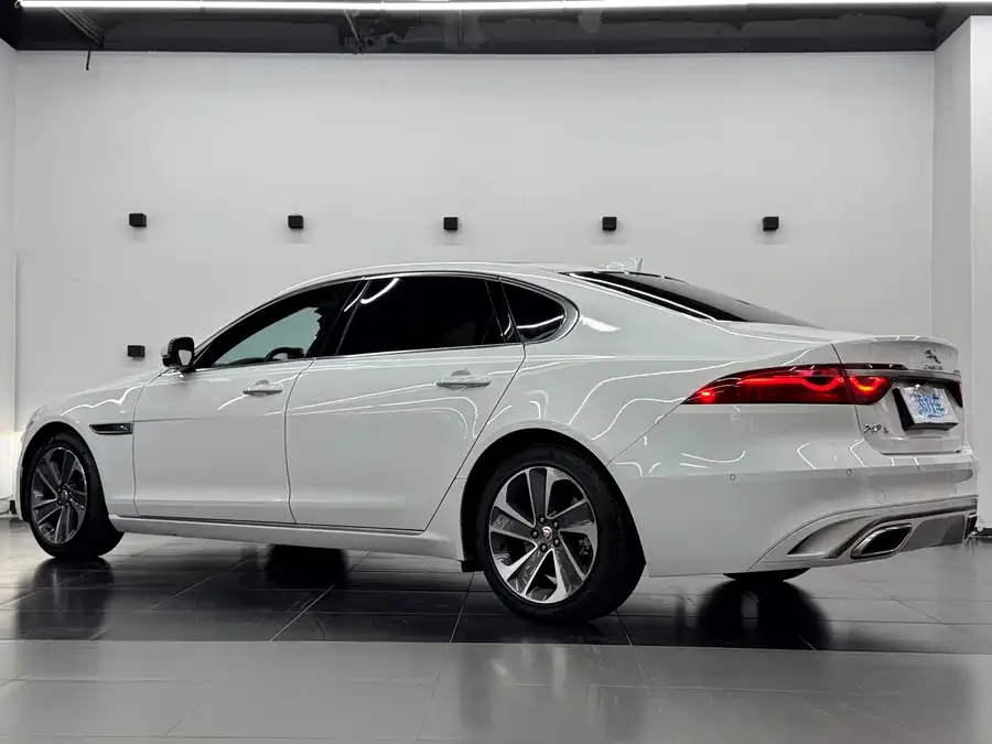 Jaguar XFL 2021 XFL 2.0T P200 2WD Elite Luxury Edition 2022 — миниатюра 4