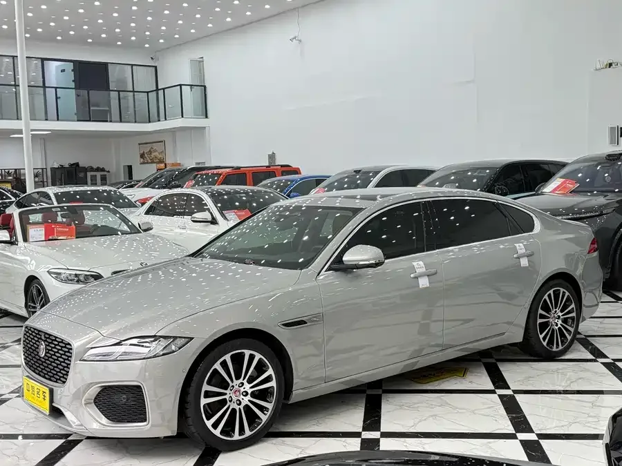 Jaguar XFL 2024 2.0T P250 2WD Luxury Edition 2025 — фото 1, купить с доставкой в Москву