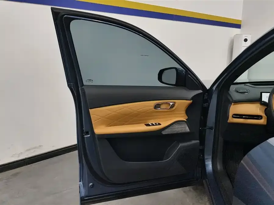 Geely Galaxy Starship 7 Galaxy Starship 7 2025 120km Navigator Edition 2025 — миниатюра 4