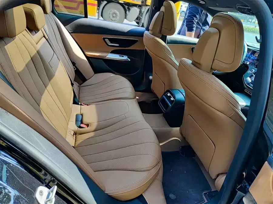 Mercedes-Benz E-Class Mercedes-Benz E-Class (Imported) 2025 E 260 Sports Edition 2025 — миниатюра 3