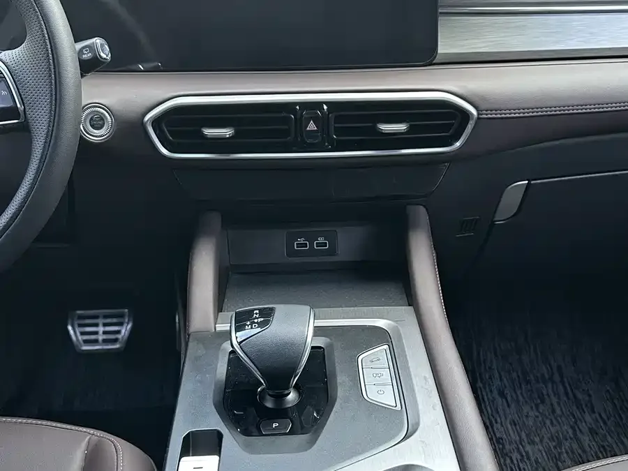 Jetour X90 PLUS JETOUR X90 PLUS 2023 Model 1.6TD DCT Villa 7 Seaters 2023 — миниатюра 5