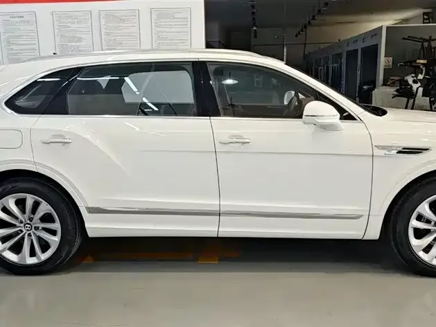 Bentley Bentayga Bentayga 2024 4.0T V8 long wheelbase version 2025 — миниатюра 2