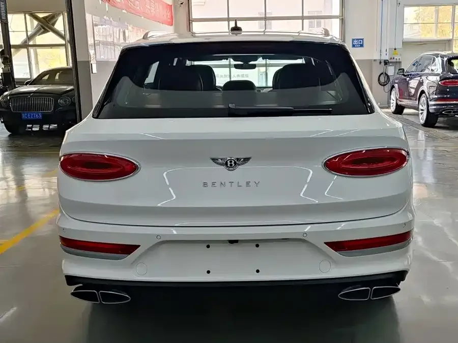 Bentley Bentayga Bentayga 2024 4.0T V8 long wheelbase version 2025 — миниатюра 4