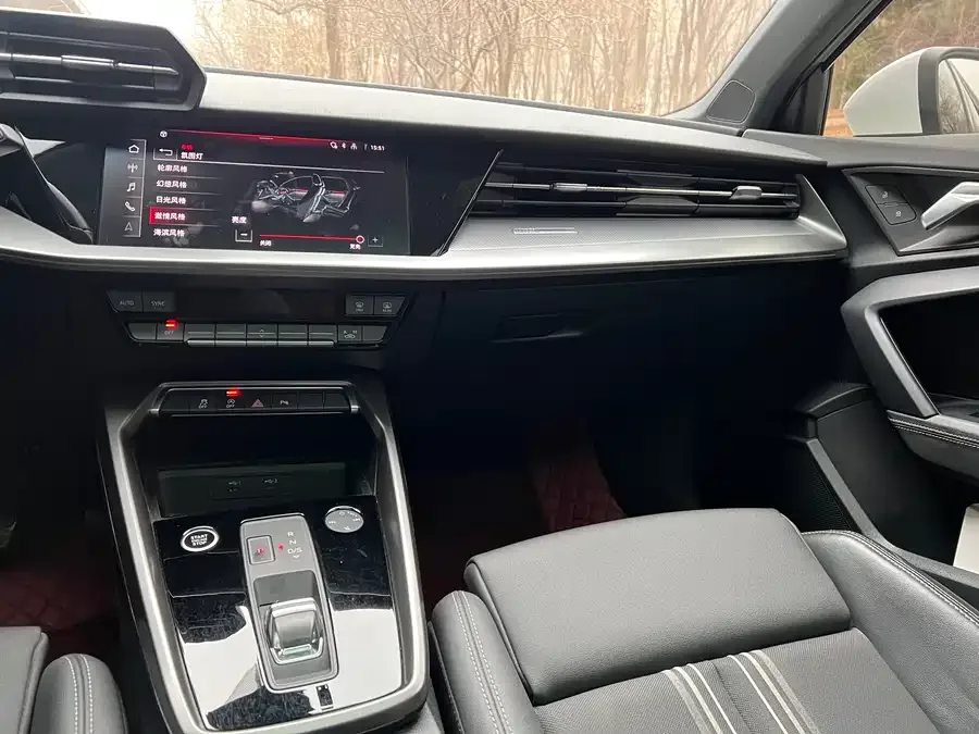 Audi A3 2024 Sportback 35 TFSI stylish and sporty 2024 — миниатюра 2