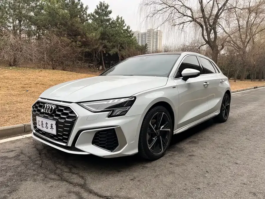 Audi A3 2024 Sportback 35 TFSI stylish and sporty 2024 — фото 1, купить с доставкой в Москву