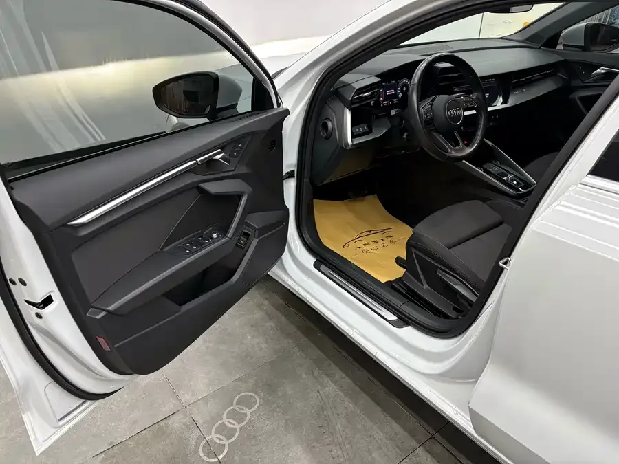Audi A3 2021 A3L Limousine 35 TFSI Enterprising and Elegant Model 2022 — миниатюра 4