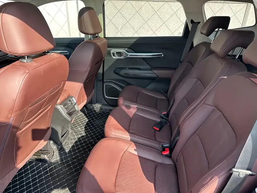 Geely Okavango Haoyue 2022 1.8TD DCT Luxury 7-seater 2022 — миниатюра 3
