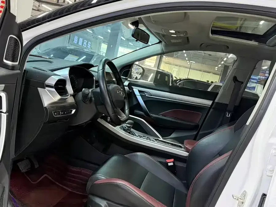 Geely Coolray SX11 Binyue 2021 1.4T DCT Diamond Edition 2022 — миниатюра 4
