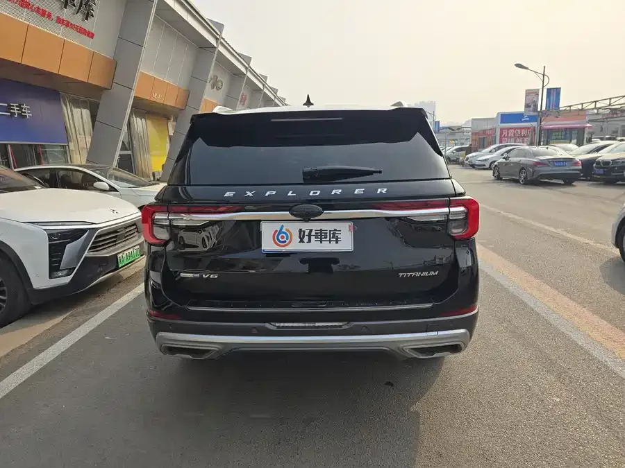 Ford Explorer Explorer 2023 EcoBoost 285 4WD Titanium Edition 7 Seaters 2023 — миниатюра 2
