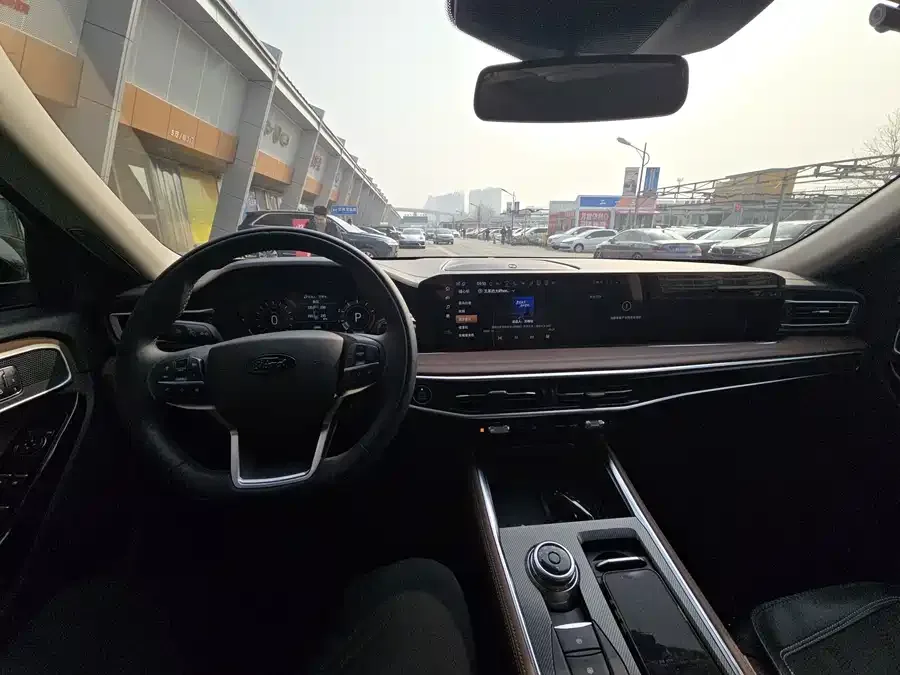 Ford Explorer Explorer 2023 EcoBoost 285 4WD Titanium Edition 7 Seaters 2023 — миниатюра 5