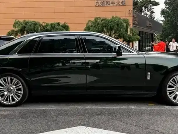 Rolls-Royce Ghost Ghost 2021 6.7T long wheelbase version 2022 — миниатюра 2