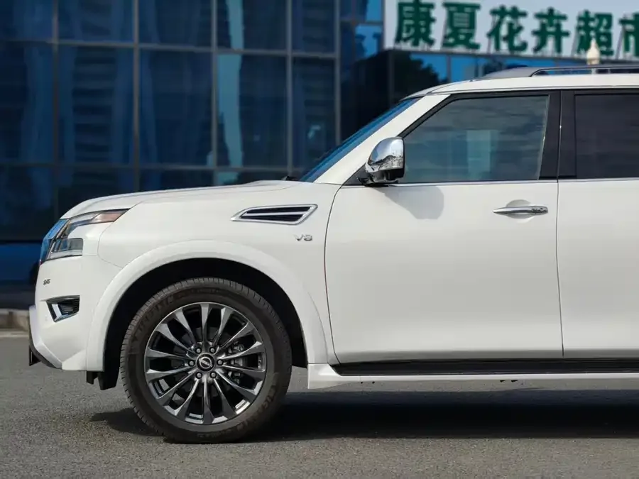 Nissan Patrol Patrol 2023 ARMADA 5.6L Invincible Armada Flagship Edition 2024 — миниатюра 2