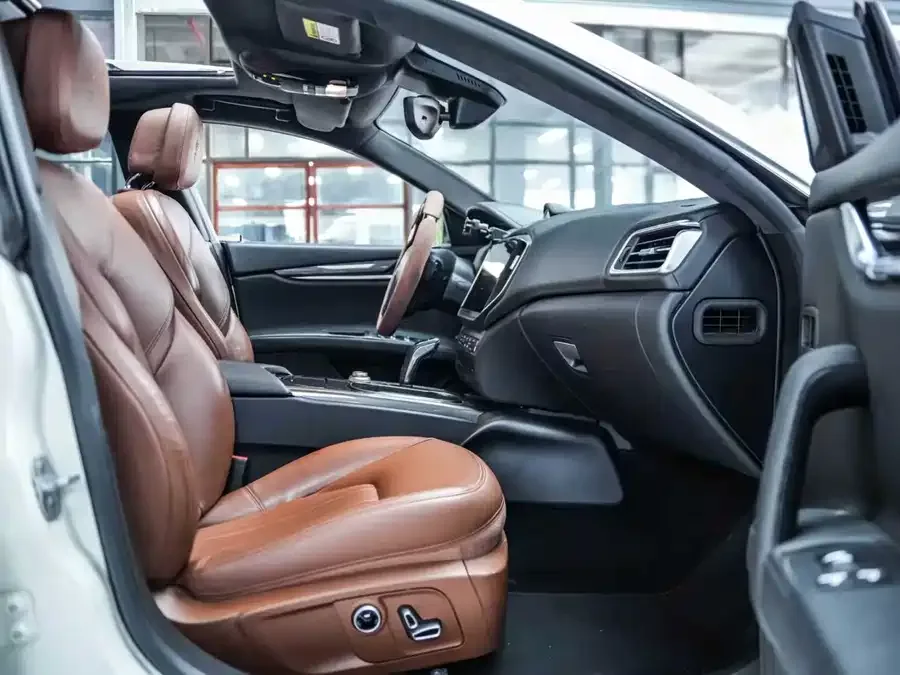 Maserati GHIBLI Ghibli 2022 2.0T GT Edge Edition 2022 — миниатюра 4