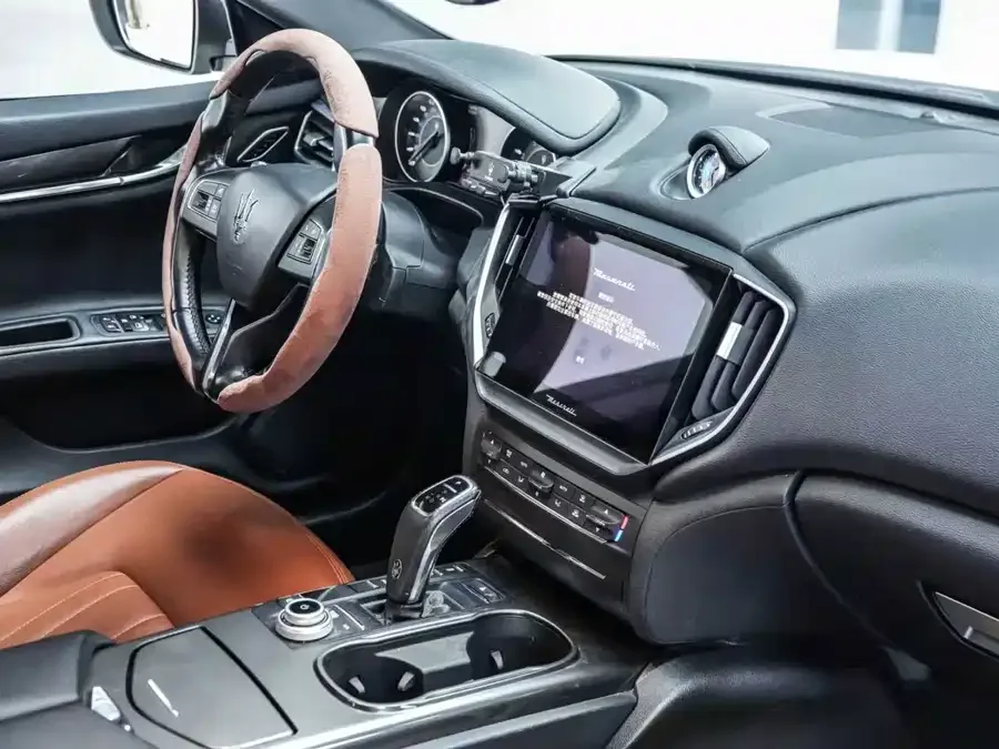 Maserati GHIBLI Ghibli 2022 2.0T GT Edge Edition 2022 — миниатюра 5