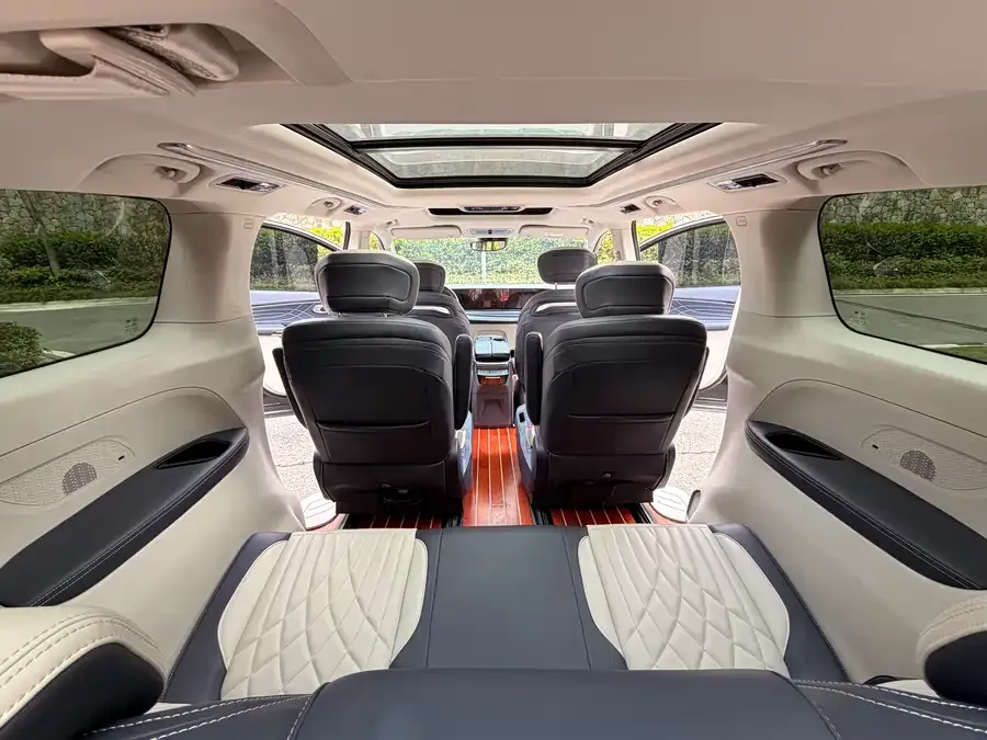 Maxus G90 2022 2.0T Nebula seven-seater version 2023 — миниатюра 4
