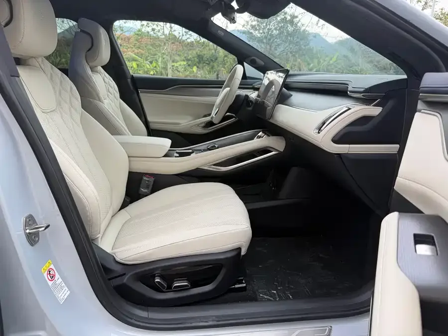 BYD Song L EV Song L EV 2024 662km Excellence Edition 2024 — миниатюра 5