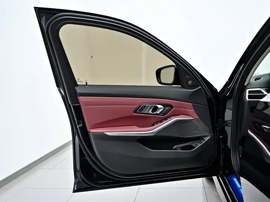 BMW 3 Series BMW 3 Series 2025 330Li M Sport Night Edition 2025 — миниатюра 5