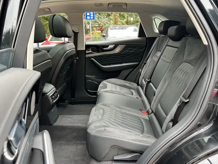 Hongqi HS5 Hongqi HS5 2022 facelift 2.0T Zhilian Qixiang Edition 2023 — миниатюра 5