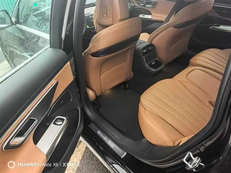 Mercedes-Benz E-Class 2026 Mercedes-Benz E-Class E 260 L Classic Edition 2026 — миниатюра 2