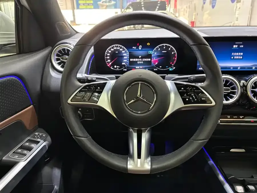 Mercedes-Benz GLB-Class Mercedes-Benz GLB 2024 GLB 220 Dynamic 2024 — миниатюра 3