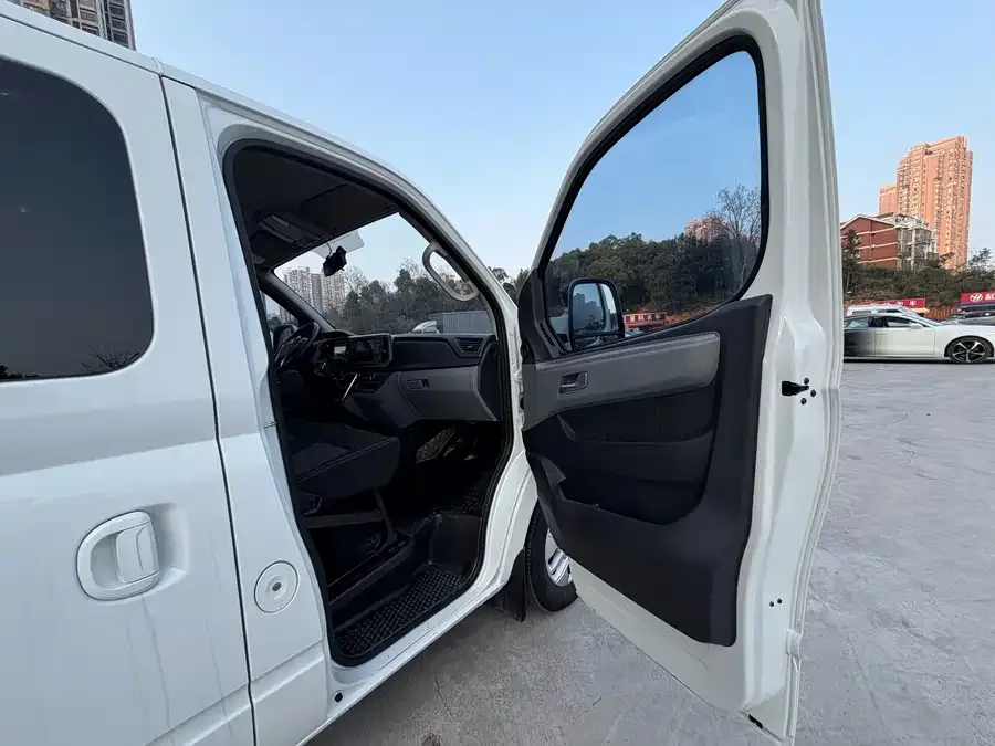 Maxus Xintu V80 Xintu V80 2024 Model, Aoyuntong 6MT, Long Wheelbase, Ultra-Low Roof, 147Ps, 6/7/8/9 Seats 2024 — миниатюра 2