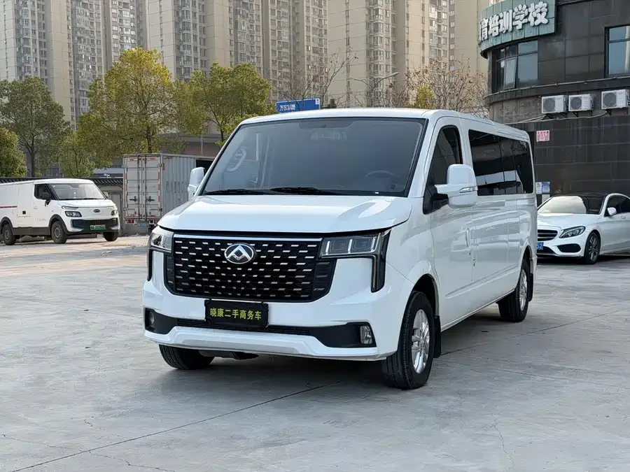 Maxus Xintu V80 Xintu V80 2024 Model, Aoyuntong 6MT, Long Wheelbase, Ultra-Low Roof, 147Ps, 6/7/8/9 Seats 2024 — фото 1, купить с доставкой в Москву