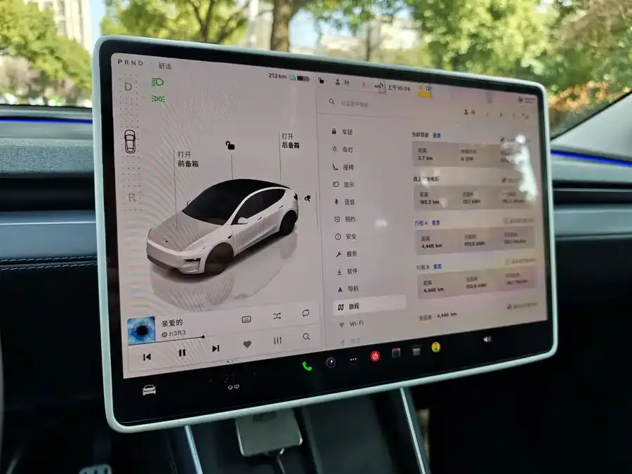 Tesla Model Y Model Y 2025 rear-wheel drive version 2026 — миниатюра 4