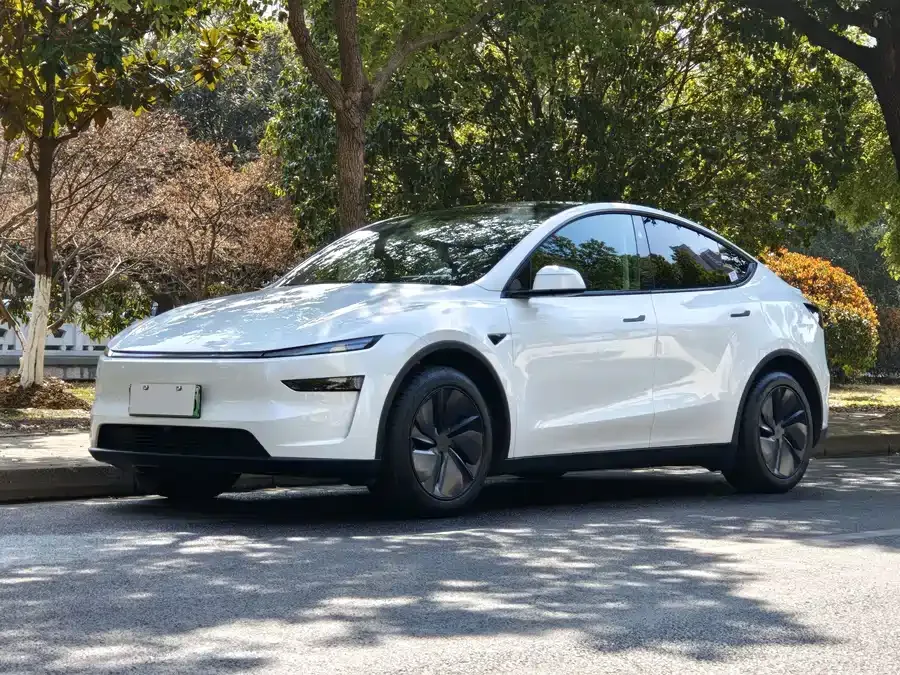 Tesla Model Y 2026