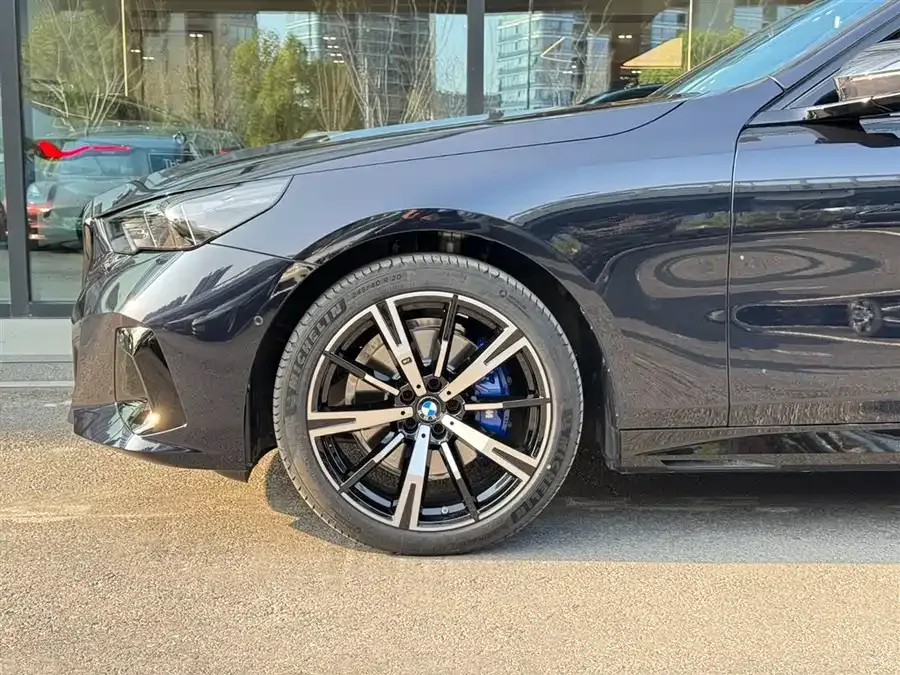 BMW 5 Series BMW 5 Series (Imported) 2024 530i Exclusive M Sport Package 2026 — миниатюра 5