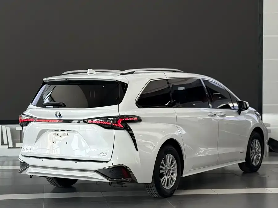 Toyota Sienna SIENNA 2021 2.5L Hybrid Comfort Edition 2023 — миниатюра 2