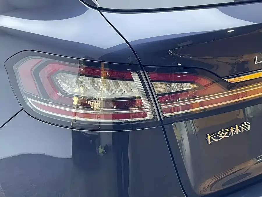 Lincoln Navigator Voyager 2022 2.7T four-wheel drive elegant version 2023 — миниатюра 3