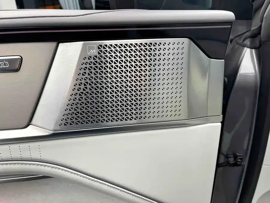 HiPhi Y Gaohe HiPhi Y 2023 560km Elite Edition 2023 — миниатюра 3