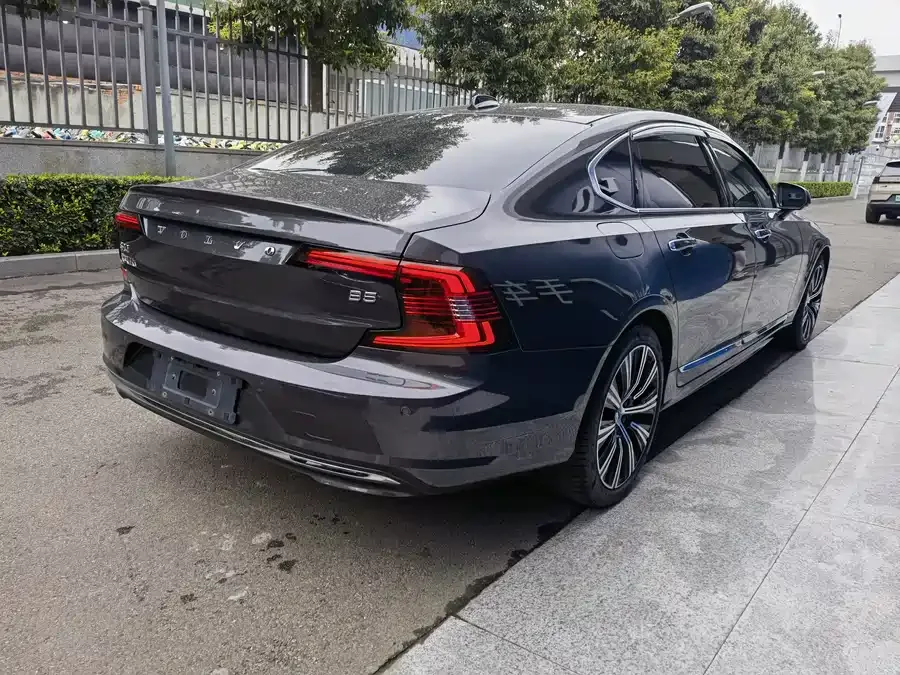 Volvo S90 2023 B5 Zhiyuan Luxury Edition 2023 — миниатюра 2