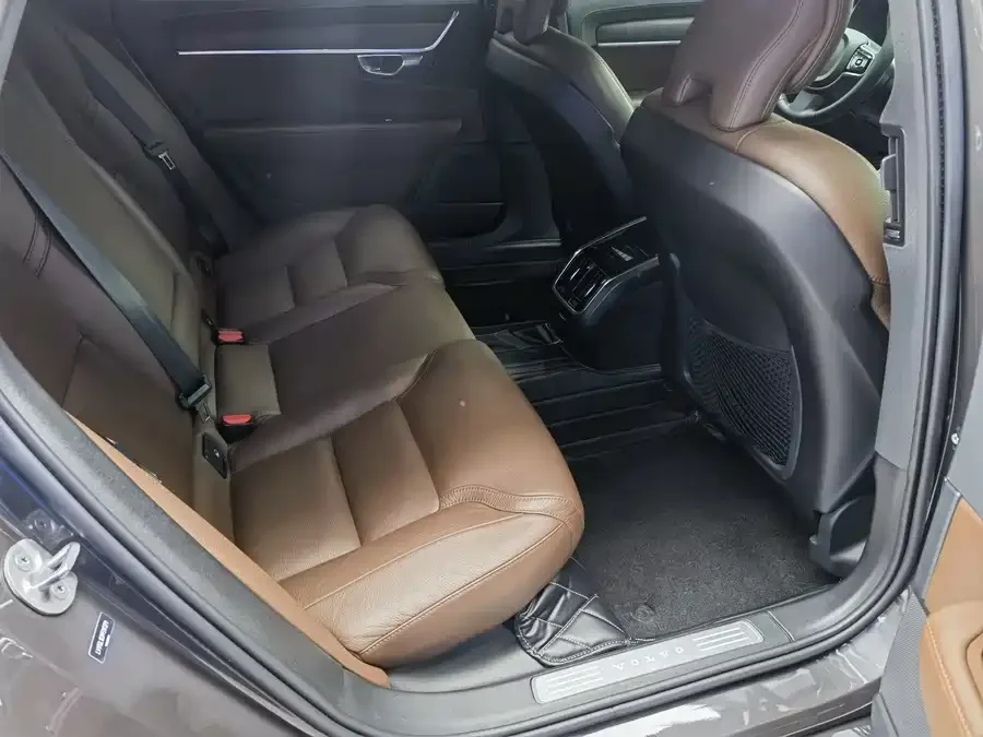 Volvo S90 2023 B5 Zhiyuan Luxury Edition 2023 — миниатюра 5