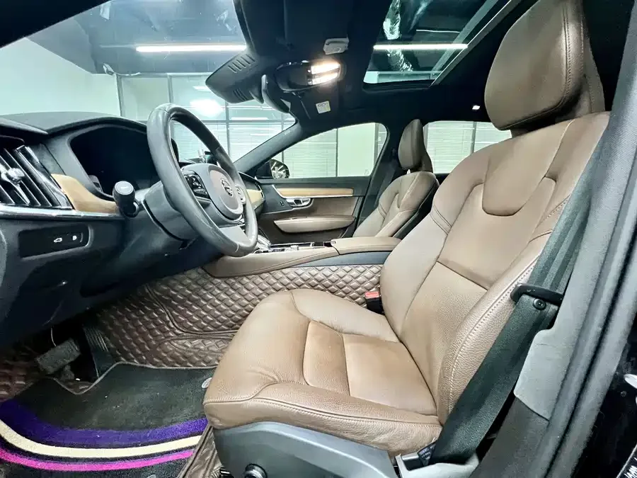 Volvo S90 plug-in hybrid 2024 plug-in hybrid four-wheel drive long-range Zhiyi luxury version 2024 — миниатюра 2