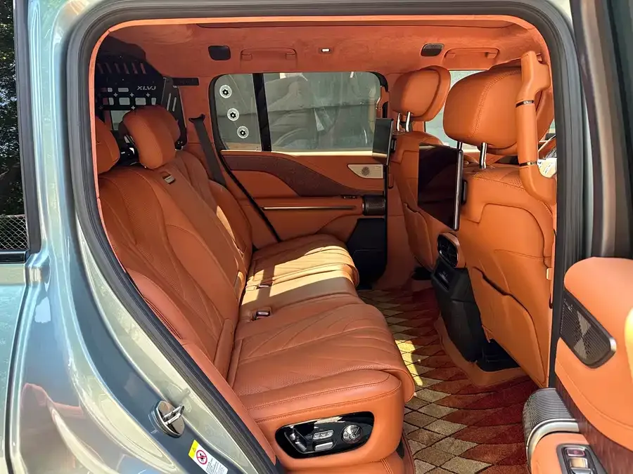 BYD U8 Looking up to U8 2023 Deluxe Edition 2023 — миниатюра 3