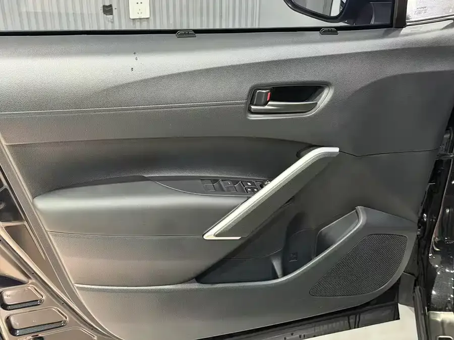 Toyota Corolla Corolla Sharp 2024 2.0L Pioneer Edition 2025 — миниатюра 3
