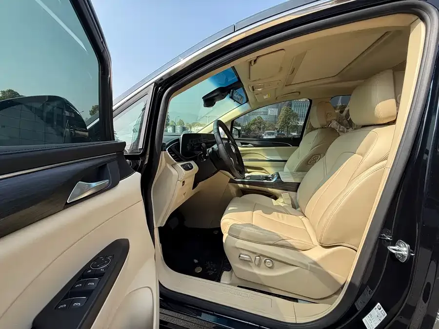 Buick GL8 2023 ES Lu Zun Premium Edition 2023 — миниатюра 5